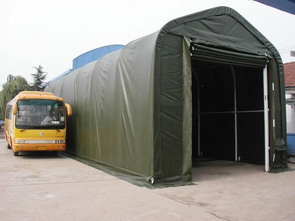  Wind resistant bus shelter 
